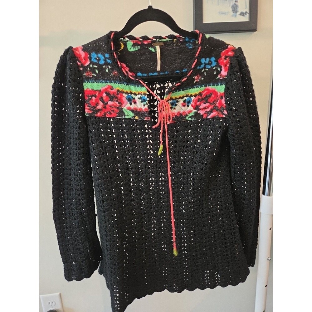 Free People Women’s Small Black Crochet Knit Top Floral Yoke Boho Peasant Blouse